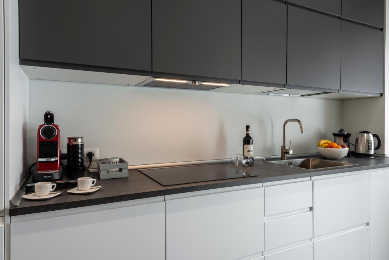 Bnbutler Arena 35 - Navigli Apartment มิลาน ภายนอก รูปภาพ